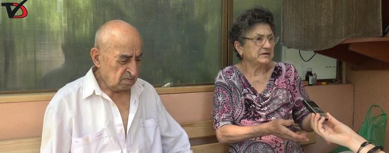 Възрастна двойка 50 дни чака за смяна на водомер и трупа кубици и сметки (ВИДЕО)