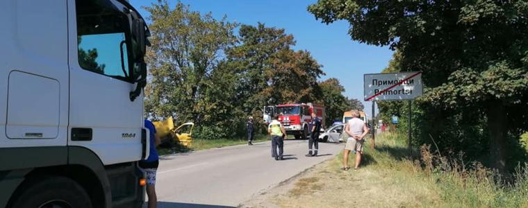Катастрофа с трима пострадали от челен сблъсък до Приморци