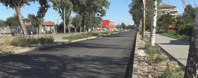 Продължава ремонтът на бул. „Добричка епопея“ в Добрич (ВИДЕО)