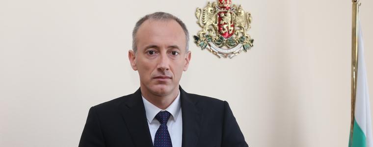 Учебната година започва присъствено, Вълчев очаква трудна за всички година
