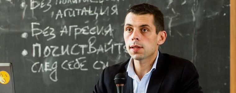 Доц. Христо Христев: Днес няма нужда от властническо лицемерие