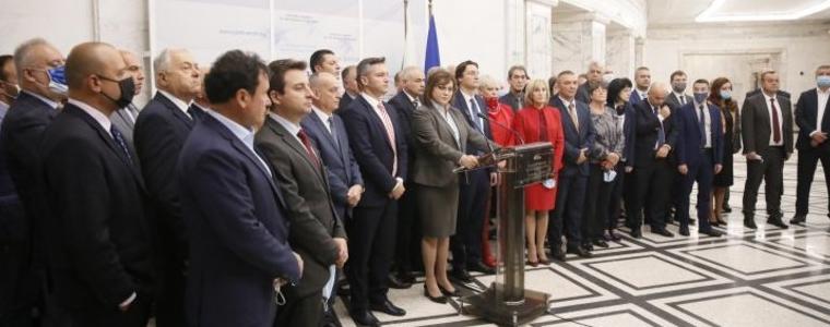 Корнелия Нинова: Морално е депутатите, напуснали групата, да напуснат и парламента