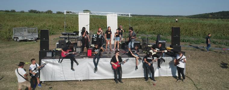 Над 30 музиканти свириха заедно на първия рок фест „Язовира Одринци“ (ВИДЕО)
