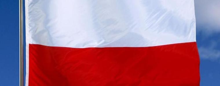 Полша забранява преките полети от 44 страни заради коронавируса