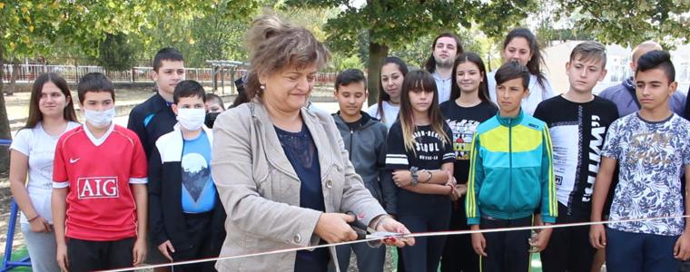 Спортна площадка с фитнес  уреди се откри  днес в СУ „Любен Каравелов” (ВИДЕО)