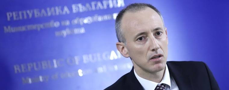 Властите препоръчват родителските срещи да са преди началото на учебната година