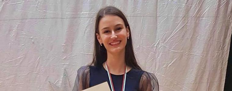 Димитрина Германова с първа награда от певчески конкурс в Ямбол