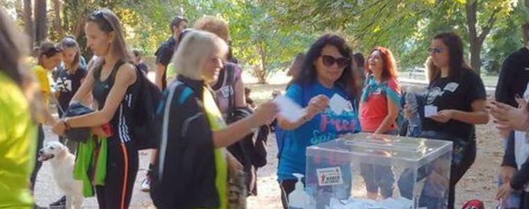 Раздават наградите от томболата за участниците в пешеходните маршрути в Добрич