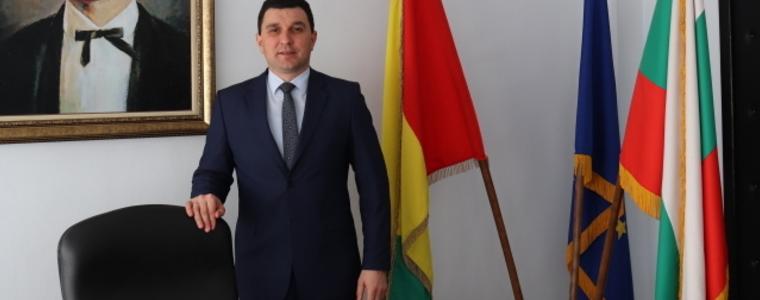 Кметът на Ген.Тошево:Честит Ден на народните будители!