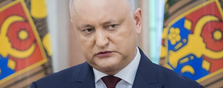 Между "изток", "запад" и и заплахи за "беларуски сценарий" Молдова избира президент