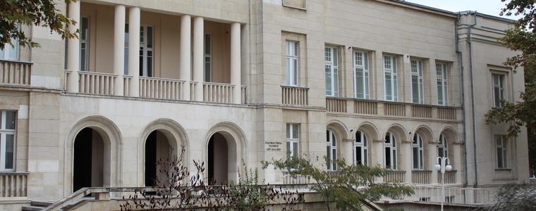 Завърши проектът за възстановителни дейности по западната фасада на Художествена галерия-Добрич
