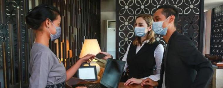 Част от хотелите предлагат в празничните си пакети безплатни бързи тестове за COVID-19