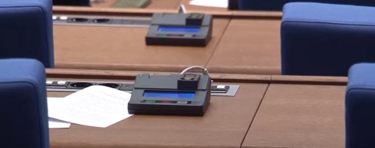 Депутатите улесниха затворените бизнеси да искат държавна помощ