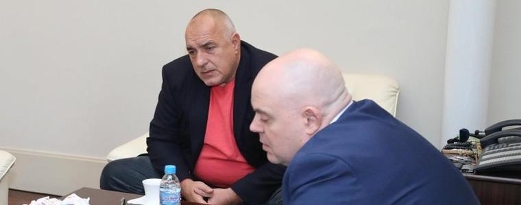 Прокуратурата разпита Гешев, Цацаров и Борисов и не видя престъпление в записите с глас като на премиера