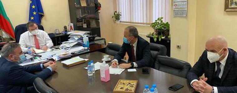 Ангелов и Вълчев обсъдиха ваксинацията в образователната сфера