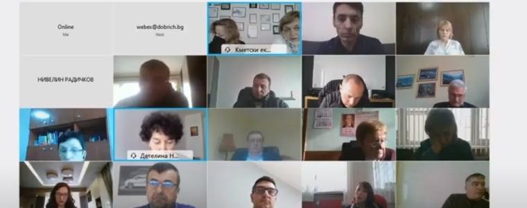 Близо час съветниците дебатираха по бизнес плана на „Градски транспорт Добрич“ за 2021 г.