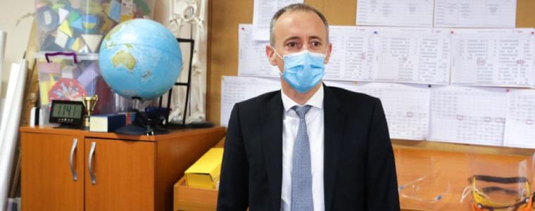 От 18 януари учениците от 5-и до 12-и клас поетапно се връщат в училище