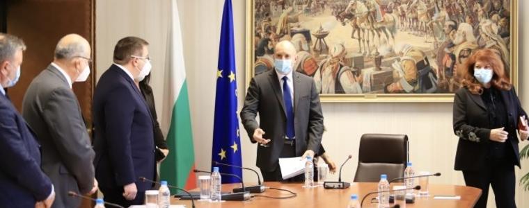 Румен Радев: Ваксинацията да не е определяща за изборите