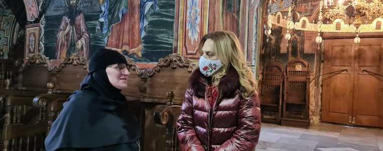 Марияна Николова: Разработваме маршрути за поклоннически туризъм