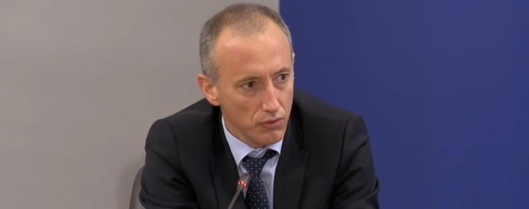 Министър Вълчев: Ако ситуацията се влоши, ще се откажем от графика за учениците