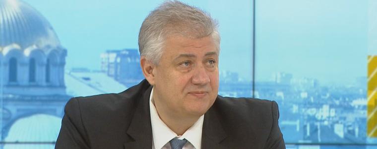 Проф. Асен Балтов: Ще има преразпределяне на ваксините за COVID-19, за да стигнат за всички