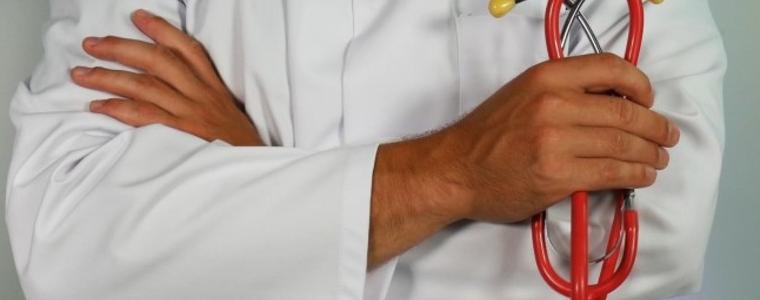 В Гърция търсят лекари