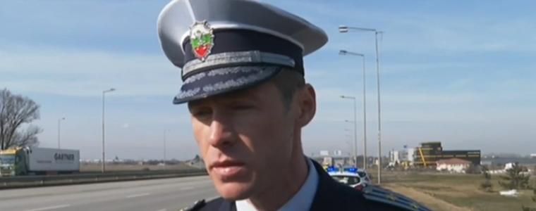 Засилено полицейско присъствие по пътищата към зимните курорти от днес