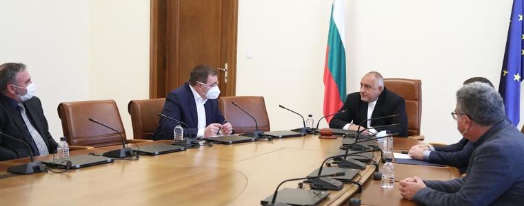 Натискът върху болниците е под контрол