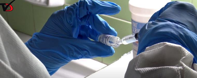 Утре се подновява ваксинацията с "АстраЗенека" в България  