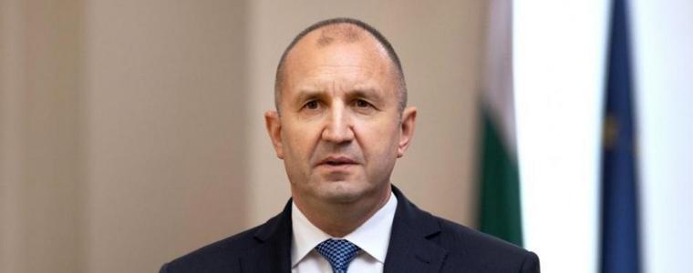 "Труд": Румен Радев свиква парламента на 15 април