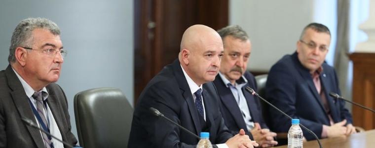 Националният оперативен щаб  прекратява дейността си