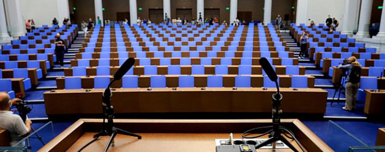 Първи резултати от вота. Има обрати. Кой влиза в следващия парламент? 