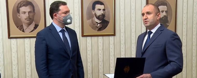 Румен Радев връчи мандата на ГЕРБ  