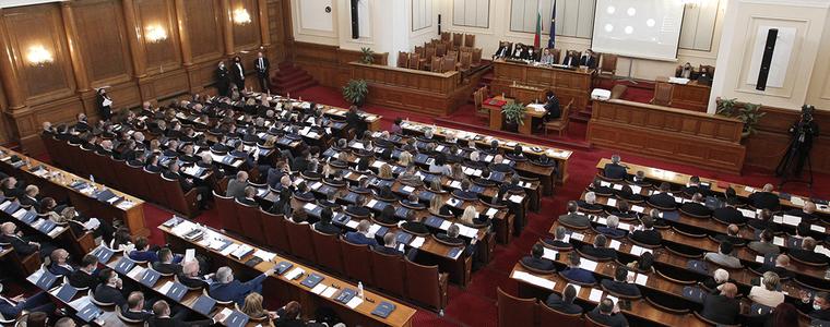 Спорът за мажоритарния вот - обиди, закани за съд и напътствия за мандата на Слави