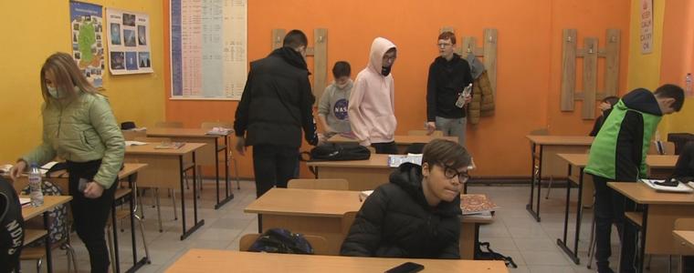 6 и 11 клас седмица по-рано в класните стаи – от понеделник