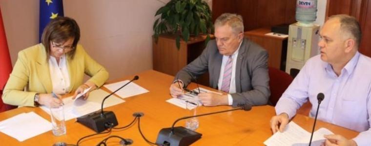 Лявото обединение факт: БСП подписа с АБВ и "Нормална държава"
