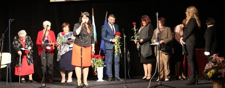 Община Каварна награди изявени деятели на културата  и образованието