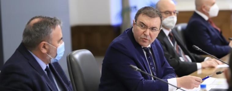 През лятото може да започне ваксинацията срещу коронавирус и на деца