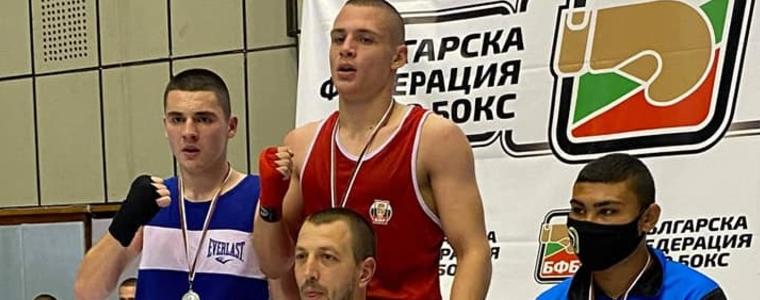 БОКС: Шеста републиканска титла за добричлията Стелиан Страхилов