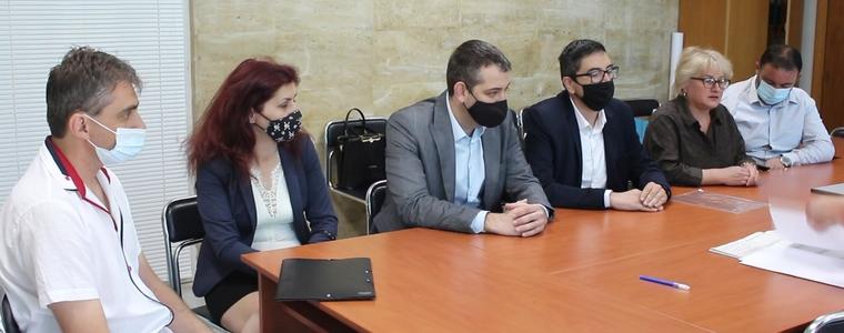 Димитър Делчев води листата на „Изправи се! Мутри вън!“ в Добрич (ВИДЕО)