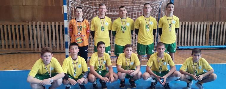 ХАНДБАЛ: Юношите младша на "Добруджа" - вицешампиони на България