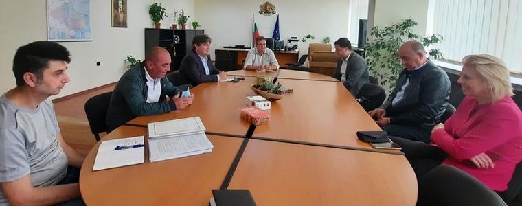Областният управител свика работна среща по проблемите на водоподаването в село Стожер