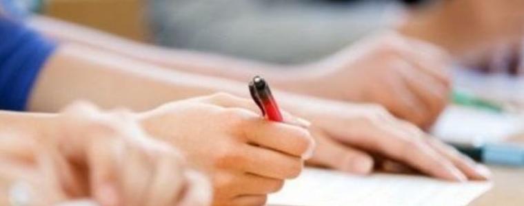 Седмокласниците в областта с по-високи резултати по БЕЛ и по-ниски по математика