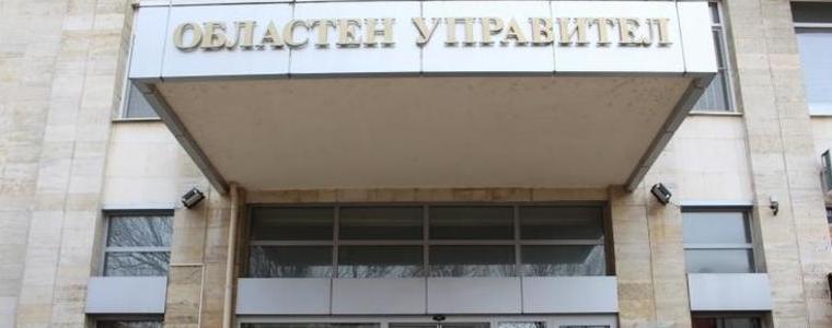 При строга охрана снощи  пристигнаха машините за изборния ден