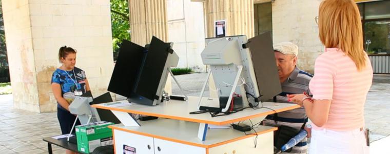 В 4 добруджански общини днес ще могат да гласуват пробно с машина