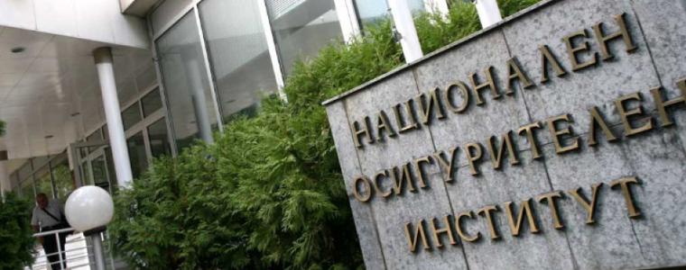 Всеки трети осигурен на минимална сума
