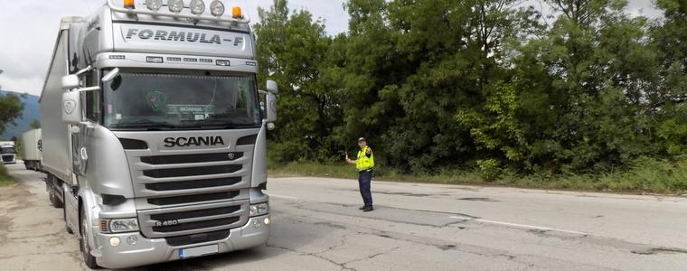 Започват засилени проверки на товарни автомобили и автобуси