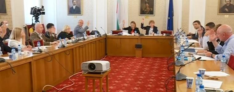 Депутатската заплата си остава същата