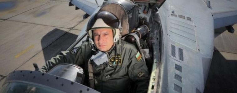 Генерали подписали загиналият пилот Терзиев да поразява дневна мишена нощем  
