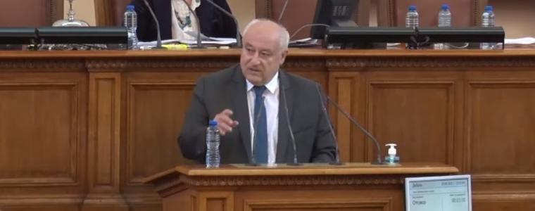 Министър Асен Личев отговори кога е възможен ремонт на буните в залива Болата